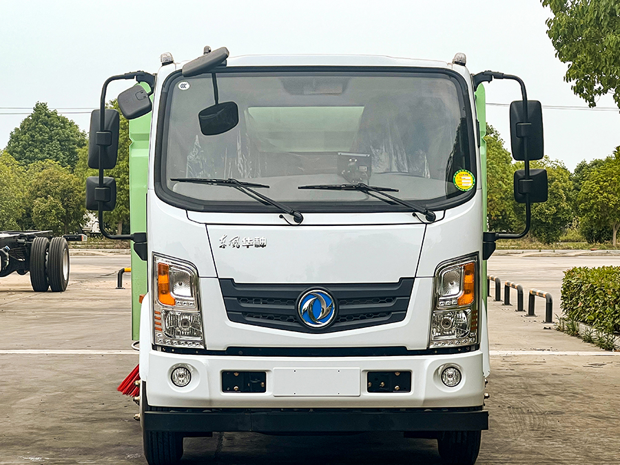 東風(fēng)華神純電動(dòng)洗掃車