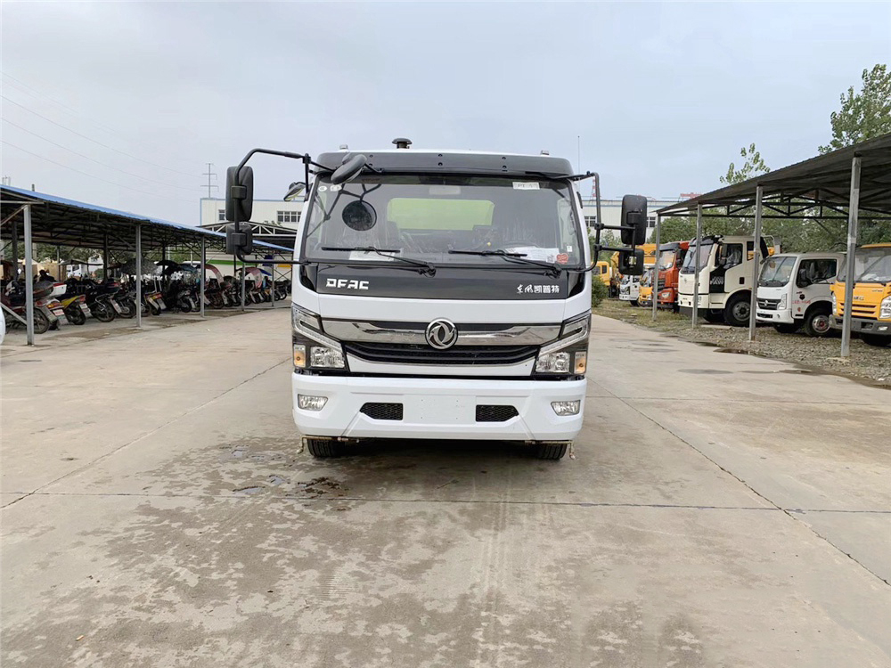 東風多利卡D7掃路車