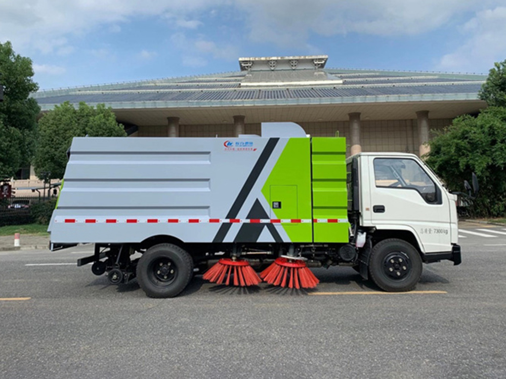 江鈴凱銳掃路車(chē)