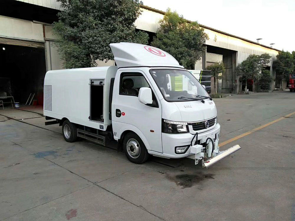 東風(fēng)途逸路面清洗車(chē)